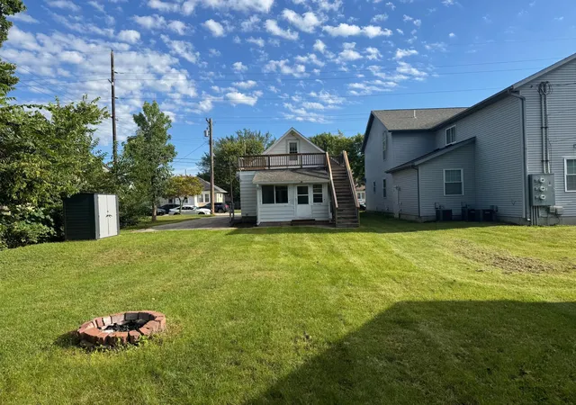 Photo 3 of Single family home for sale at 423 W Mark St, Winona, MN 55987 | MLS# 7143190 | Listing updated on 2026-09-14