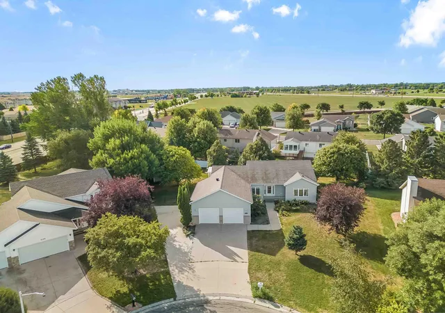 Photo 2 of Single family home for sale at 1928 33rd Street S, Moorhead, MN 56560 | MLS# 7143193 | Listing updated on 2026-10-02