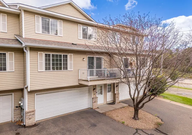Photo 2 of Single family home for sale at 1555 County Rd D E #B, Saint Paul, MN 55109 | MLS# 7143216 | Listing updated on 2026-10-19