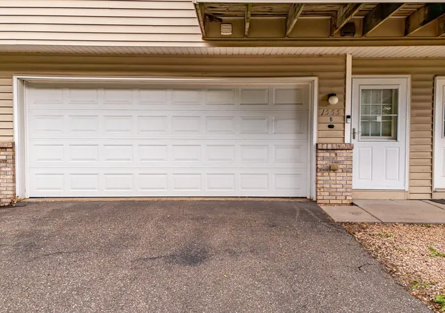 Photo 3 of Single family home for sale at 1555 County Rd D E #B, Saint Paul, MN 55109 | MLS# 7143216 | Listing updated on 2026-10-04