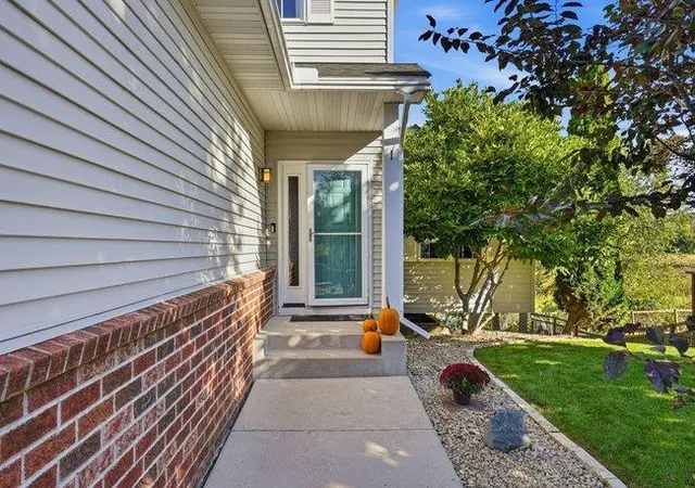 Photo 3 of Single family home for sale at 936 Harvest Dr Sw, Lonsdale, MN 55046 | MLS# 7143223 | Listing updated on 2026-10-08