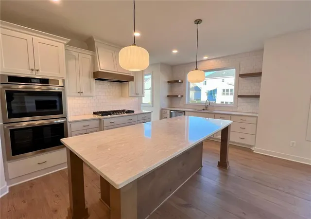 Photo 4 of Single family home for sale at 4054 Arbor Dr, Saint Paul, MN 55129 | MLS# 7143229 | Listing updated on 2026-09-12