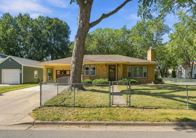 Photo 2 of Single family home for sale at 4725 Krech Ave, Saint Paul, MN 55110 | MLS# 7143234 | Listing updated on 2026-09-30