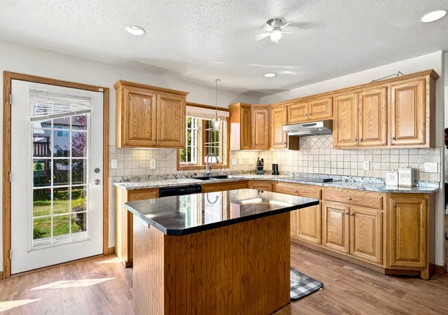 Photo 4 of Single family home for sale at 609 Lexington Ln, Moorhead, MN 56560 | MLS# 7143242 | Listing updated on 2026-10-27