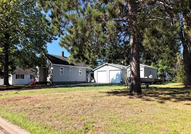 Photo 3 of Single family home for sale at 600 E 11th Street S, Ladysmith, WI 54848 | MLS# 7143245 | Listing updated on 2026-09-15