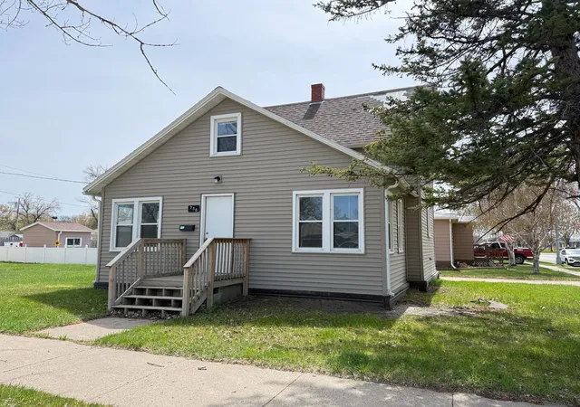 Photo 1 of Single family home for sale at 755 4th Street Sw, Valley City, ND 58072 | MLS# 7143268 | Listing updated on 2026-09-12