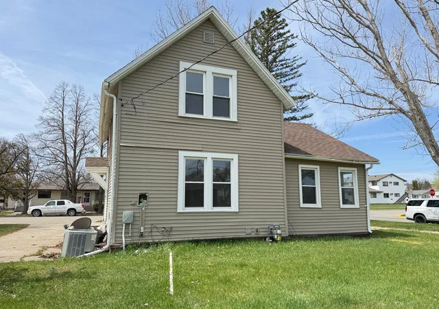 Photo 3 of Single family home for sale at 755 4th Street Sw, Valley City, ND 58072 | MLS# 7143268 | Listing updated on 2026-09-12