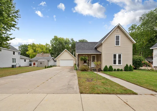 Photo 1 of Single family home for sale at 1221 Central Ave N, Faribault, MN 55021 | MLS# 7143272 | Listing updated on 2026-09-22