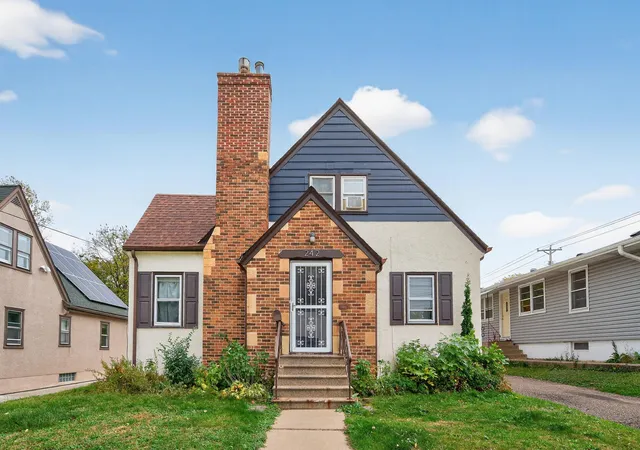 Single family home for sale at 242 Annapolis St W, Saint Paul, MN 55118 | MLS# 7143277
