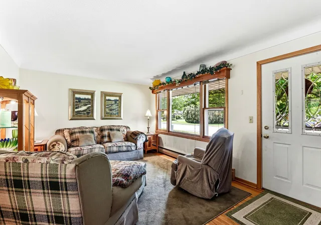 Photo 3 of Single family home for sale at 1024 15th Street W, Hastings, MN 55033 | MLS# 7143282 | Listing updated on 2026-09-12