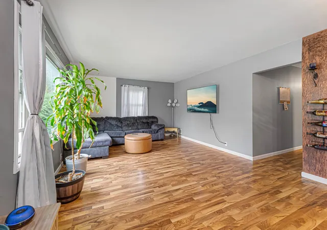 Photo 4 of Single family home for sale at 399 E Hawthorne St, Albert Lea, MN 56007 | MLS# 7143296 | Listing updated on 2026-10-02