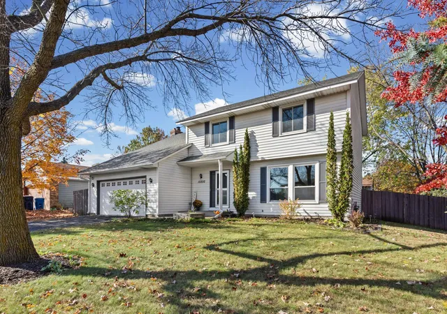Photo 3 of Single family home for sale at 10200 Quebec Ave S, Minneapolis, MN 55438 | MLS# 7143304 | Listing updated on 2026-10-29