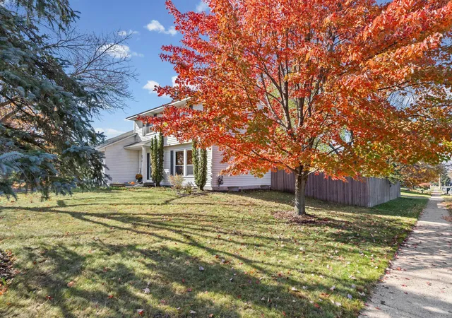Photo 3 of Single family home for sale at 10200 Quebec Ave S, Minneapolis, MN 55438 | MLS# 7143304 | Listing updated on 2026-10-29