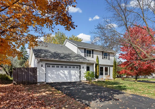 Photo 4 of Single family home for sale at 10200 Quebec Ave S, Minneapolis, MN 55438 | MLS# 7143304 | Listing updated on 2026-10-29