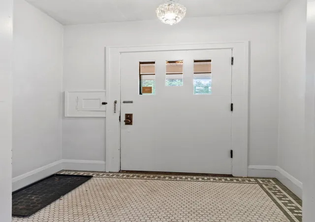 Listing Photo 5 - Condo for sale in building located at 4354 Harriet Ave, Minneapolis, MN 55409