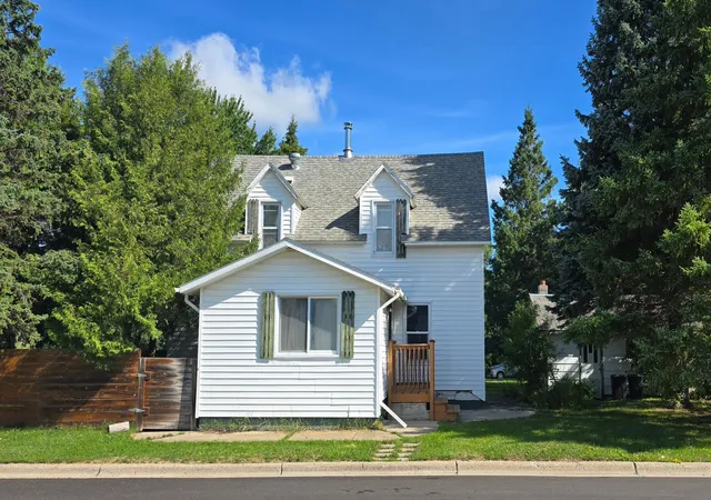 Photo 1 of Single family home for sale at 125 4th Avenue Se, Clearbrook, MN 56634 | MLS# 7143322 | Listing updated on 2026-09-12