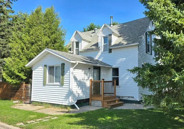 Photo 2 of Single family home for sale at 125 4th Avenue Se, Clearbrook, MN 56634 | MLS# 7143322 | Listing updated on 2026-09-12