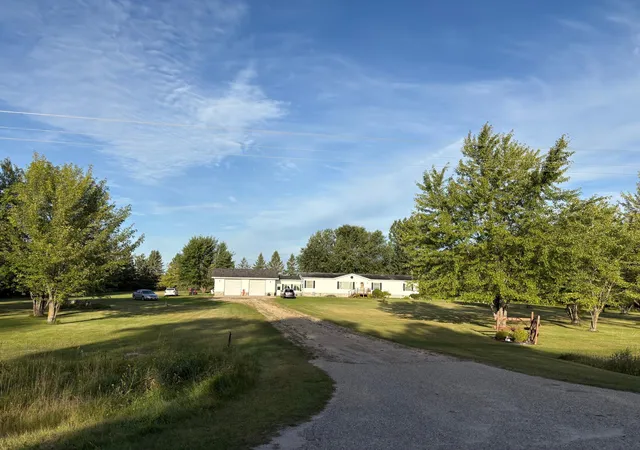 Photo 3 of Single family home for sale at 2891 State Hwy 172 Nw, Baudette, MN 56623 | MLS# 7143331 | Listing updated on 2026-09-13