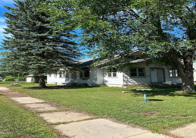 Single family home for sale at 227 3rd Street SW, Staples, MN 56479 | MLS# 7143358