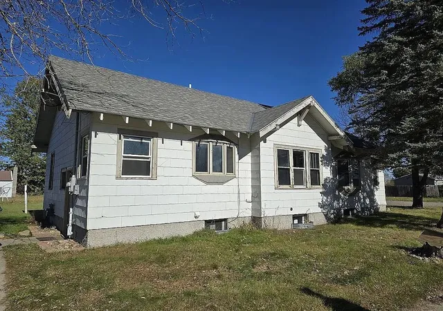 Photo 2 of Single family home for sale at 227 3rd Street Sw, Staples, MN 56479 | MLS# 7143358 | Listing updated on 2026-09-18