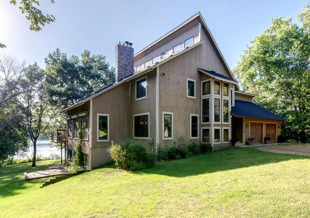 Photo 3 of Single family home for sale at 21770 Calmor Ave, Prior Lake, MN 55372 | MLS# 7143373 | Listing updated on 2026-09-14