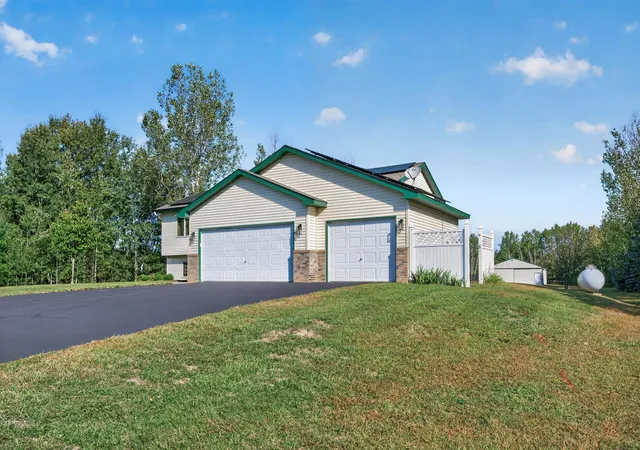 Photo 3 of Single family home for sale at 853 236th Avenue Nw, Saint Francis, MN 55070 | MLS# 7143376 | Listing updated on 2026-09-18