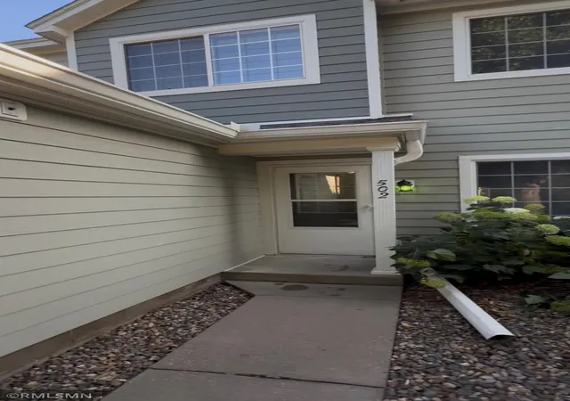 Photo 2 of Single family home for sale at 502 Mariner Way, Saint Paul, MN 55129 | MLS# 7143378 | Listing updated on 2026-10-20