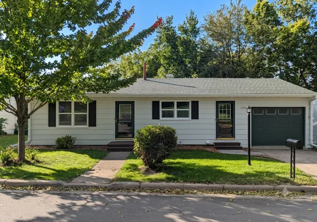 Photo 1 of Single family home for sale at 124 N 3rd Street, Le Sueur, MN 56058 | MLS# 7143385 | Listing updated on 2026-09-13