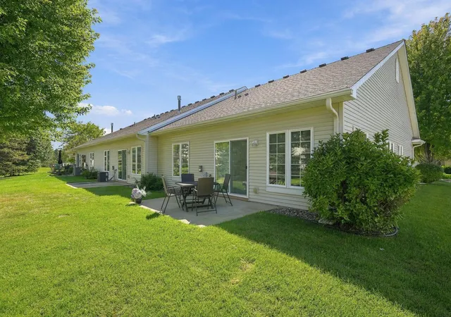 Photo 3 of Single family home for sale at 20576 Cypress Dr, Farmington, MN 55024 | MLS# 7143398 | Listing updated on 2026-09-18