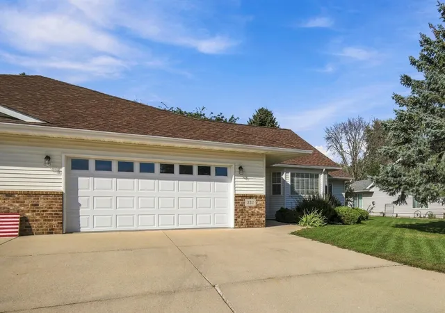Photo 1 of Townhouse for sale at 332 4th Street Sw, Blooming Prairie, MN 55917 | MLS# 7143399 | Listing updated on 2026-09-13