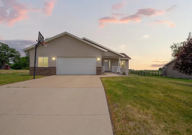 Photo 3 of Single family home for sale at 315 Hazeltine Ave Ne, Owatonna, MN 55060 | MLS# 7143410 | Listing updated on 2026-09-13