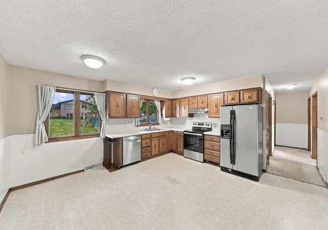 Photo 3 of Single family home for sale at 424 7th Avenue S, Brownton, MN 55312 | MLS# 7143411 | Listing updated on 2026-09-18