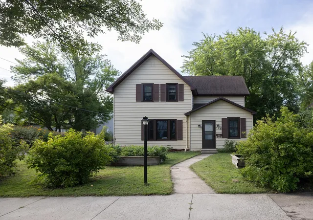 Photo 1 of Single family home for sale at 113 W Bancroft Ave, Fergus Falls, MN 56537 | MLS# 7143412 | Listing updated on 2026-09-21
