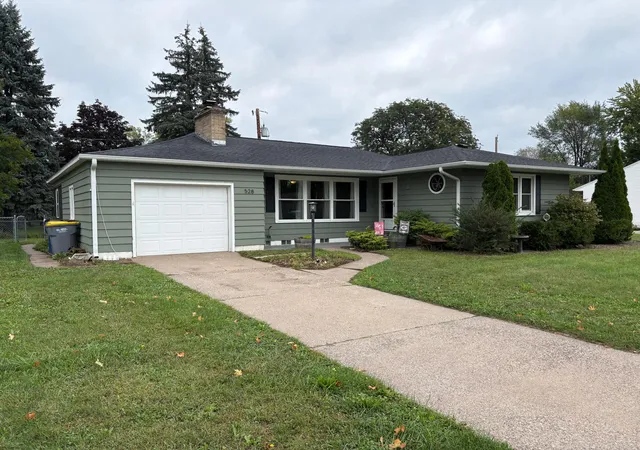 Photo 2 of Single family home for sale at 528 S 6th Street, La Crescent, MN 55947 | MLS# 7143431 | Listing updated on 2026-09-13