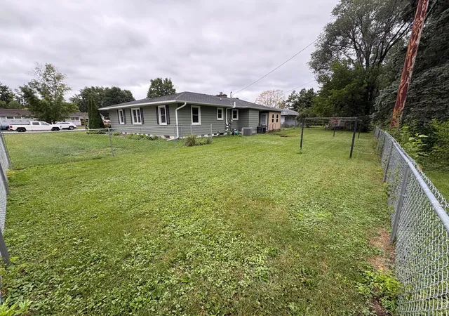 Photo 3 of Single family home for sale at 528 S 6th Street, La Crescent, MN 55947 | MLS# 7143431 | Listing updated on 2026-09-13