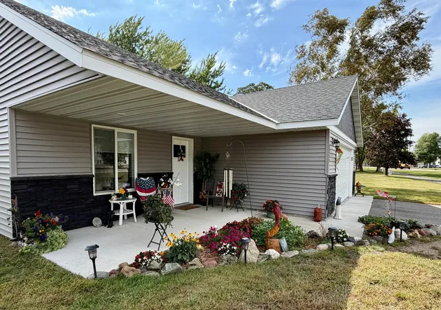 Photo 3 of Single family home for sale at 1212 7th Street S, Waite Park, MN 56387 | MLS# 7143435 | Listing updated on 2026-10-12