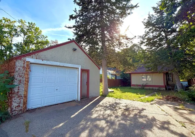 Photo 3 of Single family home for sale at 2650 Irving Ave N, Minneapolis, MN 55411 | MLS# 7143519 | Listing updated on 2026-09-17