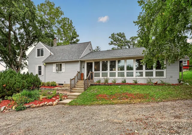 Single family home for sale at 4220 Eastwood Rd SE, Rochester, MN 55904 | MLS# 7143521