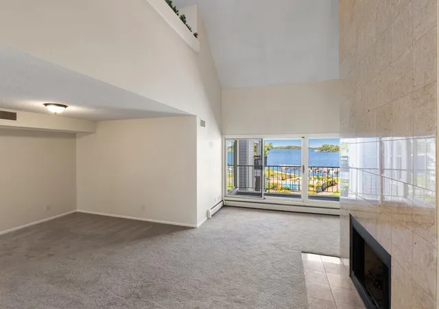 Photo 4 of Condo for sale at 603 Lake St #307, Excelsior, MN 55331 | MLS# 7143535 | Listing updated on 2026-10-08