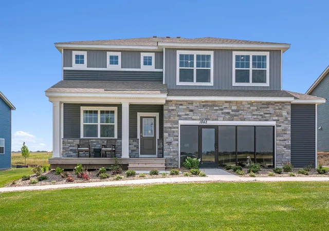 Photo 1 of Sale Pending at 1842 Rainier Dr, Shakopee, MN 55379 | MLS# 7143536 | Listing updated on 2026-09-27