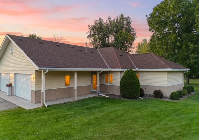 Photo 1 of Single family home for sale at 13040 Evergreen Dr, Lindstrom, MN 55045 | MLS# 7143539 | Listing updated on 2026-09-14