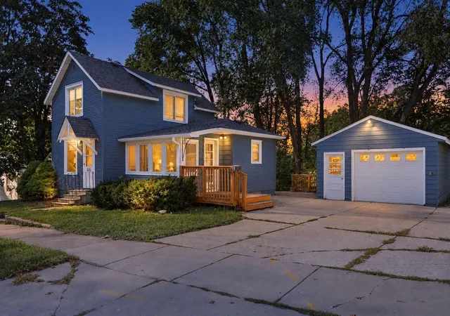 Photo 2 of Single family home for sale at 416 3rd Street Ne, Faribault, MN 55021 | MLS# 7143542 | Listing updated on 2026-09-13