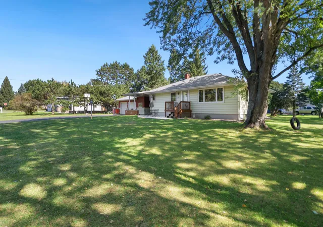 Photo 2 of Single family home for sale at 800 Garfield St, Cloquet, MN 55720 | MLS# 7143559 | Listing updated on 2026-09-13