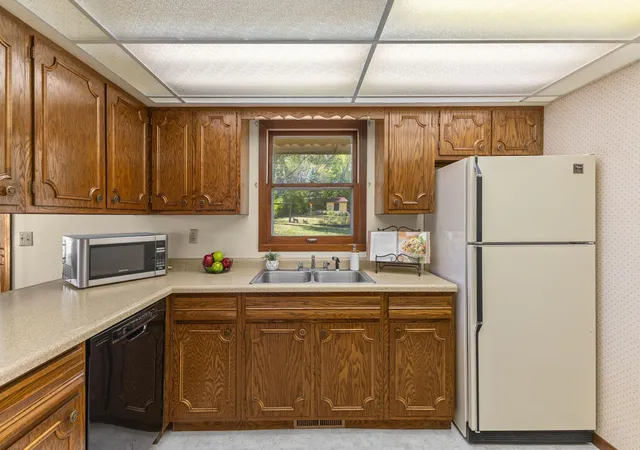 Photo 4 of Single family home for sale at 7917 Mount Curv Blvd, Minneapolis, MN 55445 | MLS# 7143565 | Listing updated on 2026-09-19