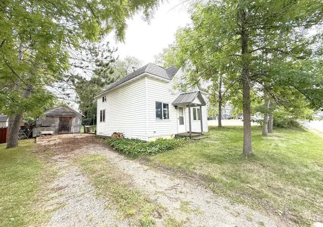 Photo 1 of Single family home for sale at 209 E Oak Ave, Frazee, MN 56544 | MLS# 7143578 | Listing updated on 2026-09-14