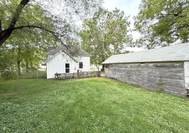 Photo 3 of Single family home for sale at 209 E Oak Ave, Frazee, MN 56544 | MLS# 7143578 | Listing updated on 2026-09-14
