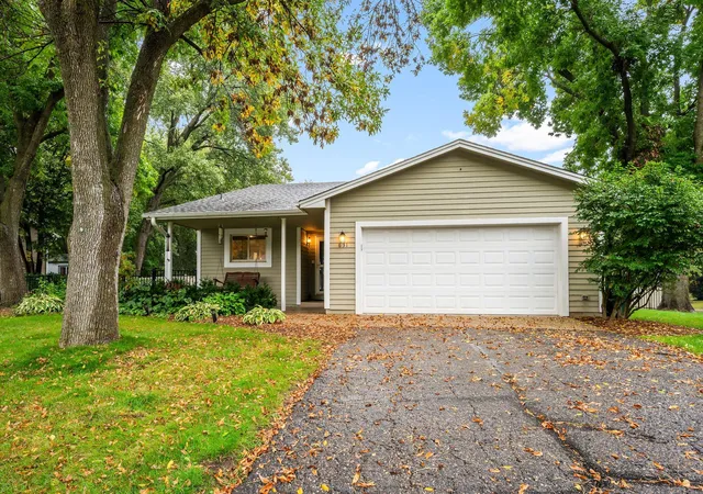 Single family home for sale at 631 Bighorn Dr, Chanhassen, MN 55317 | MLS# 7143594
