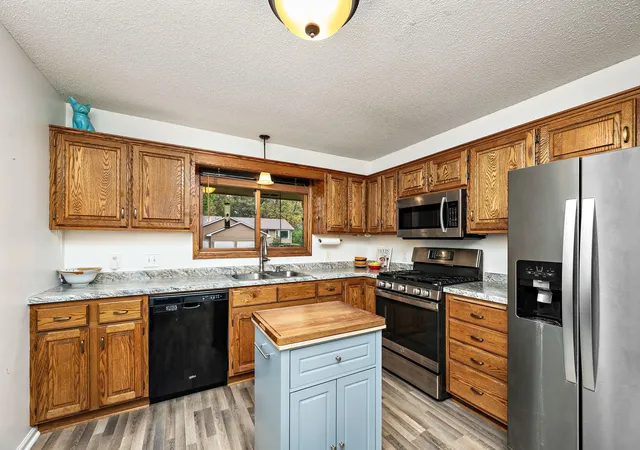 Photo 1 of Single family home for sale at 631 Bighorn Dr, Chanhassen, MN 55317 | MLS# 7143594 | Listing updated on 2026-10-02