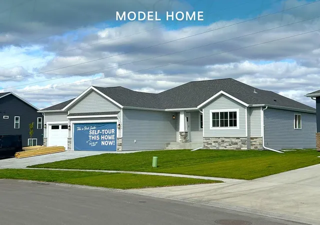 Single family home for sale at 1409 66th Avenue S, Fargo, ND 58104 | MLS# 7143601