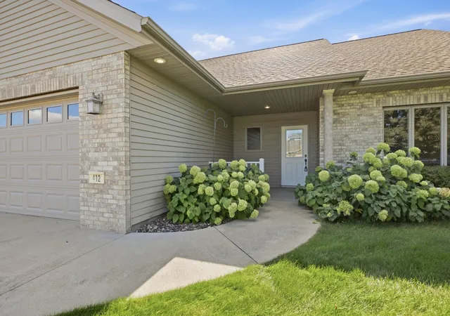 Photo 2 of Single family home for sale at 412 15th Street N, Cold Spring, MN 56320 | MLS# 7143604 | Listing updated on 2026-10-07